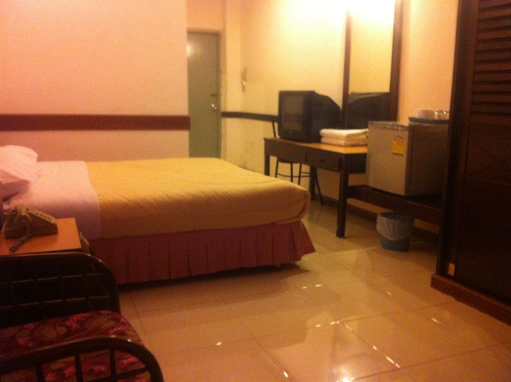 Oyo 629 Chaytalay Palace Hotel 2*
