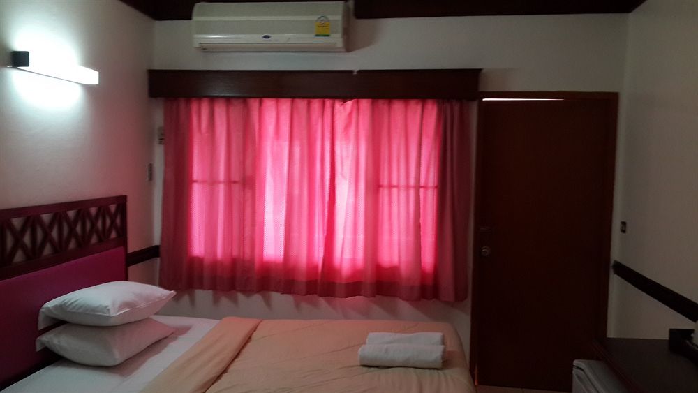 Oyo 629 Chaytalay Palace 2* Nathon