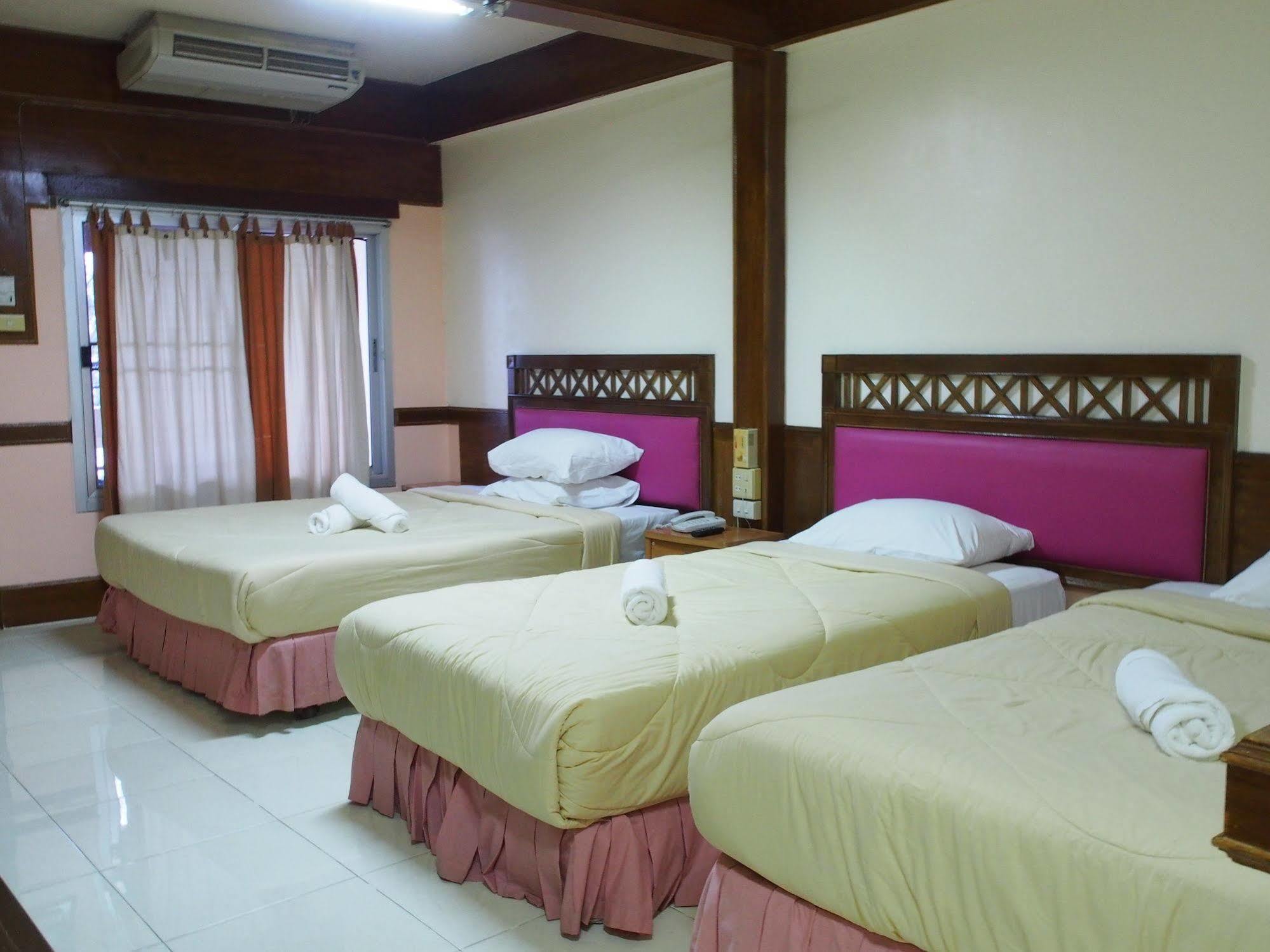 Oyo 629 Chaytalay Palace Hotel 2*
